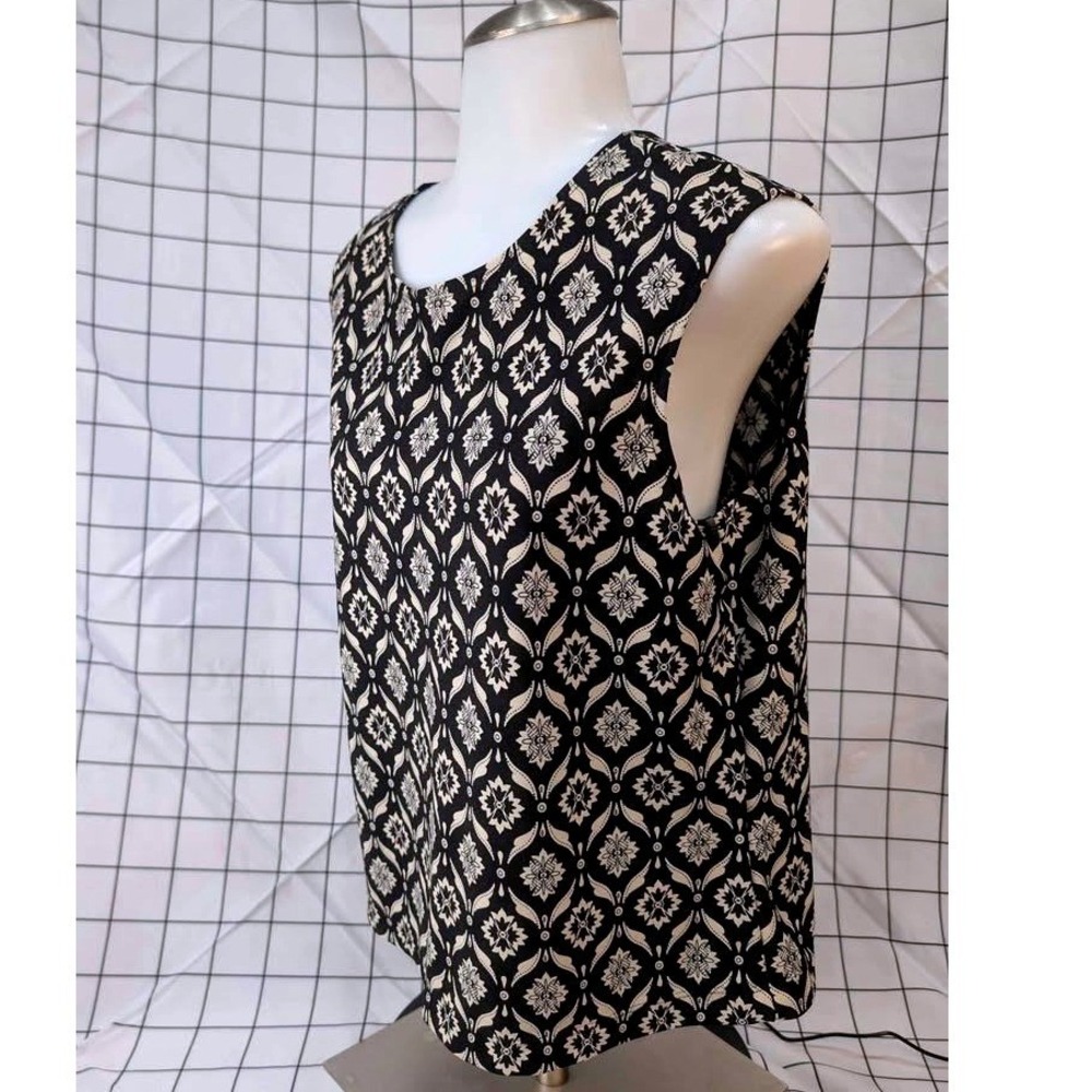 Petite‎ Sophisticate ~ Abstract Pattern sleeveless top ~ 100% Polyester ~ Large - Picture 10 of 10